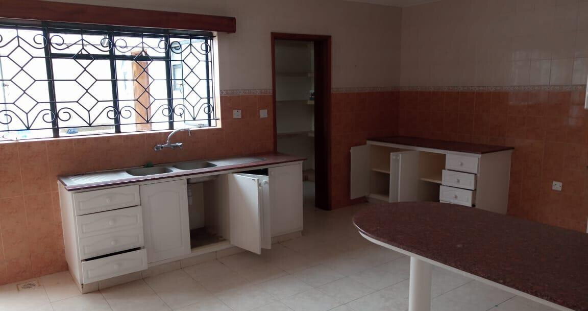 4-Ensuite Townhouse with Fireplace & Private Garden - Spring Valley