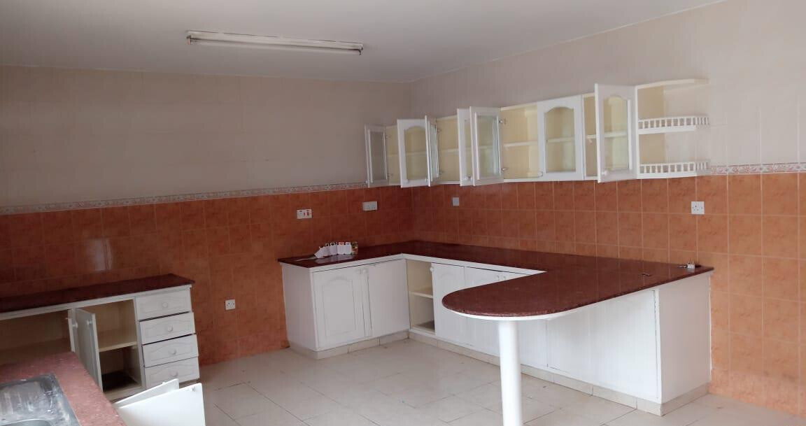 4-Ensuite Townhouse with Fireplace & Private Garden - Spring Valley