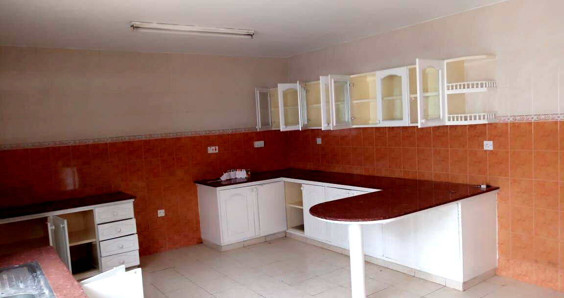 4-Ensuite Townhouse with Fireplace & Private Garden - Spring Valley