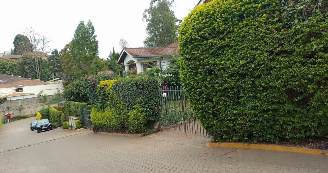 4-Ensuite Townhouse with Fireplace & Private Garden - Spring Valley