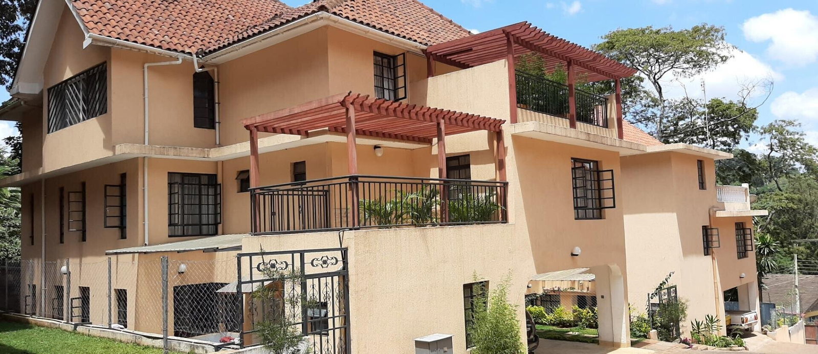 Brand New 5BR All-Ensuite Townhouse with Fireplace & Study – Kyuna