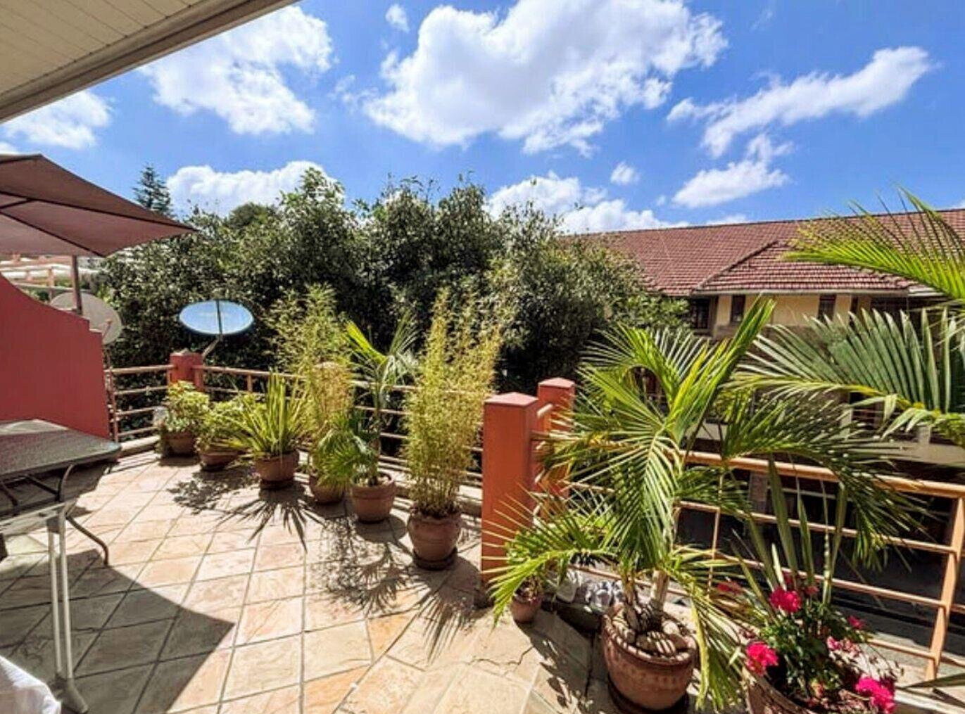 4BR Duplex with Vaulted Ceilings & Community Feel - Kilimani