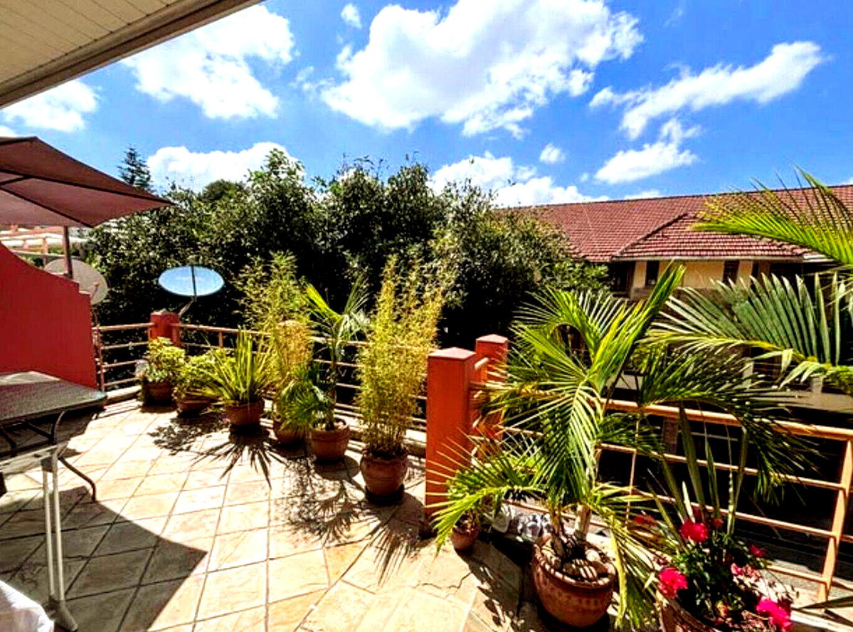 4BR Duplex with Vaulted Ceilings & Community Feel - Kilimani