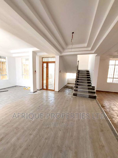 5bdrm Mansion in Membley for sale - Image 7