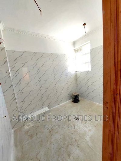 5bdrm Mansion in Membley for sale - Image 9