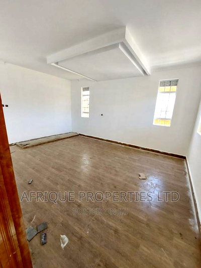 5bdrm Mansion in Membley for sale - Image 12