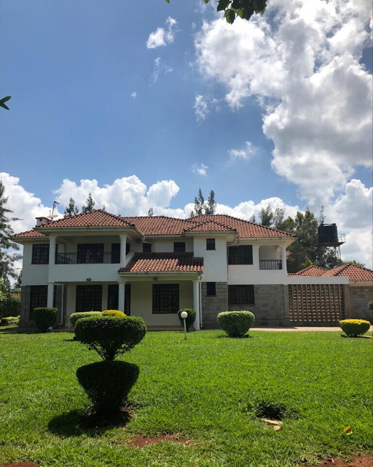 5-Ensuite Townhouse on Half-Acre with Office & DSQ – Karen