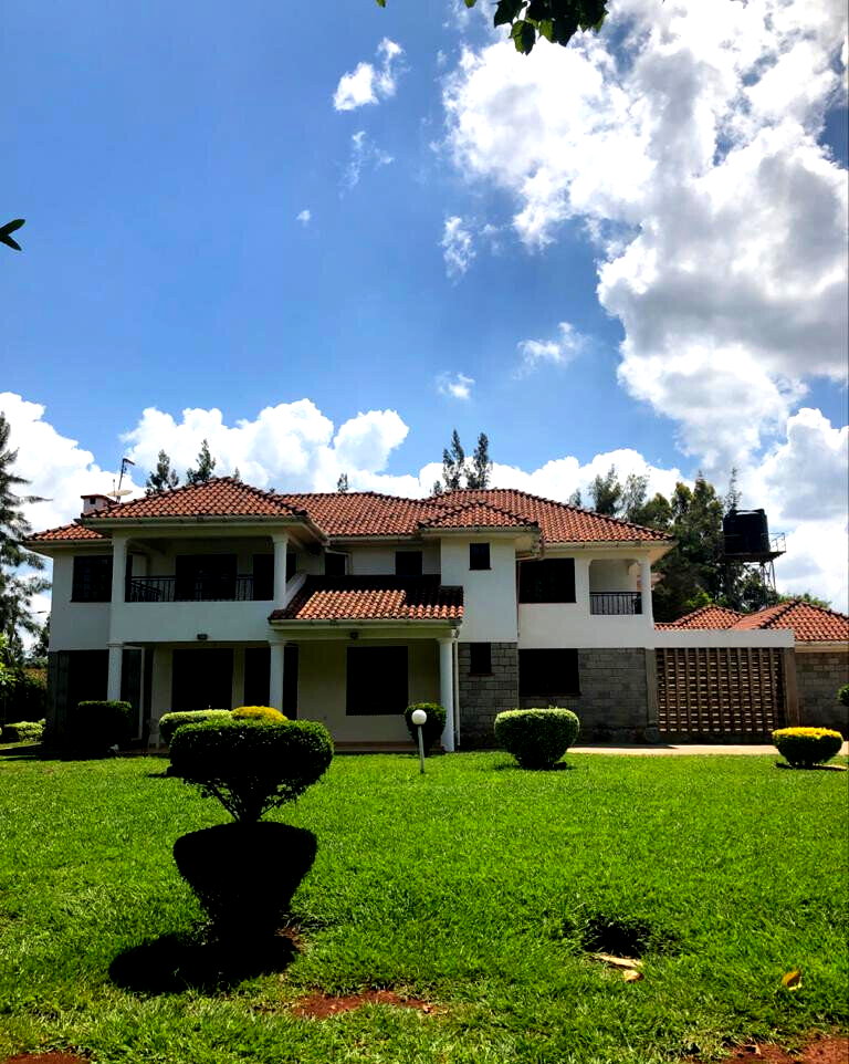 5-Ensuite Townhouse on Half-Acre with Office & DSQ – Karen