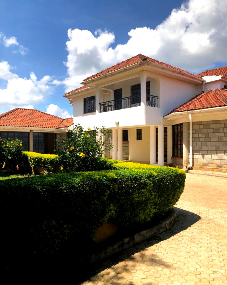 5-Ensuite Townhouse on Half-Acre with Office & DSQ – Karen