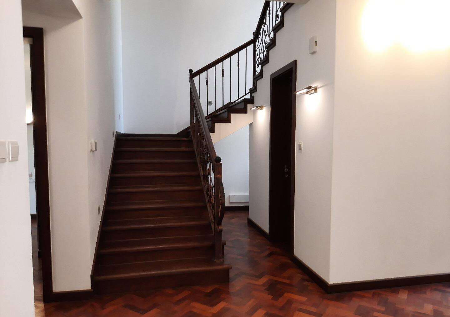 5BR All-Ensuite Townhouse with Flowered Garden & Borehole - Lavington