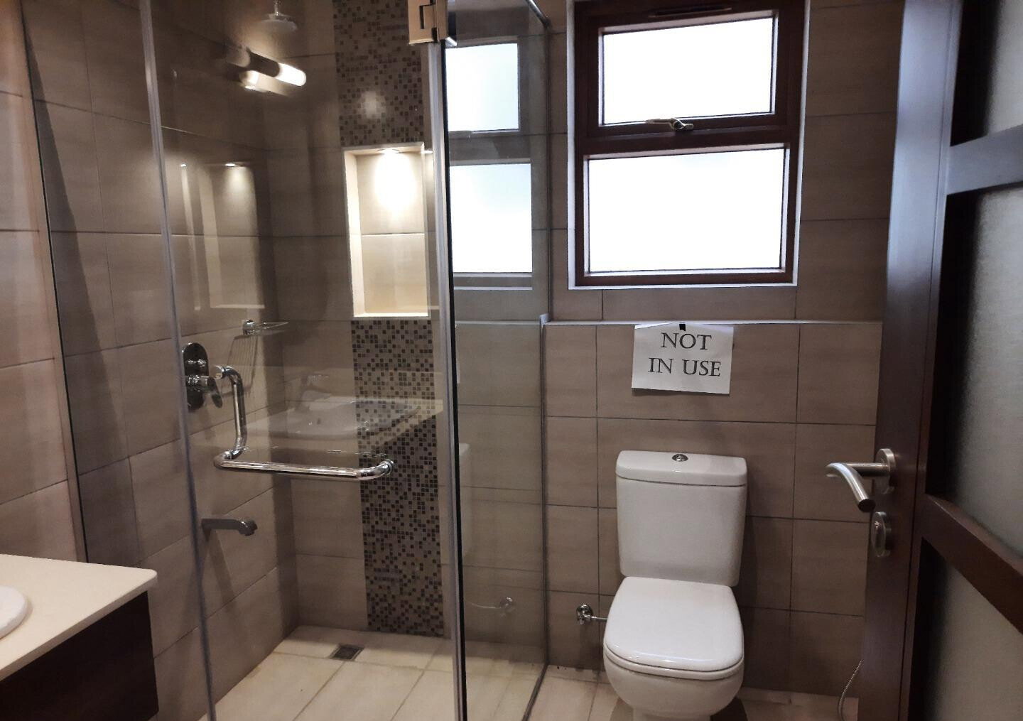 5BR All-Ensuite Townhouse with Flowered Garden & Borehole - Lavington