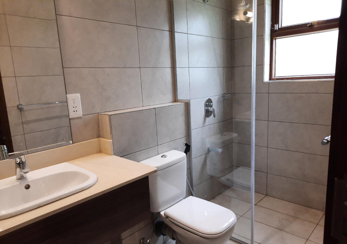5BR All-Ensuite Townhouse with Flowered Garden & Borehole - Lavington
