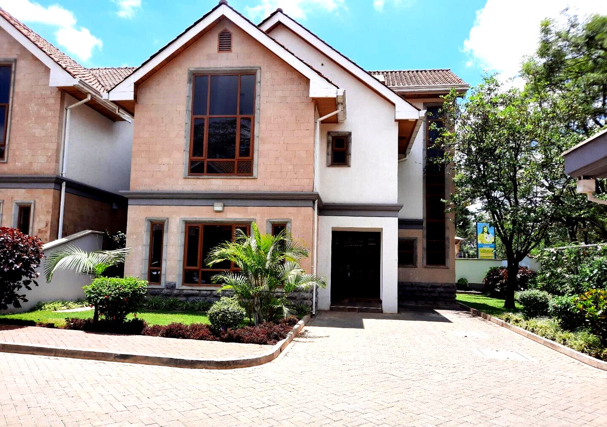 5BR All-Ensuite Townhouse with Flowered Garden & Borehole - Lavington