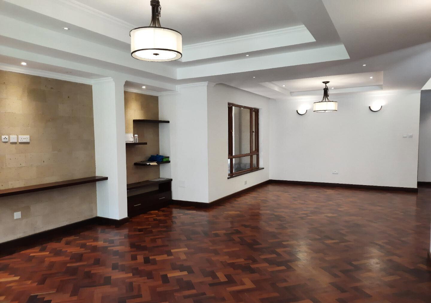 5BR All-Ensuite Townhouse with Flowered Garden & Borehole - Lavington