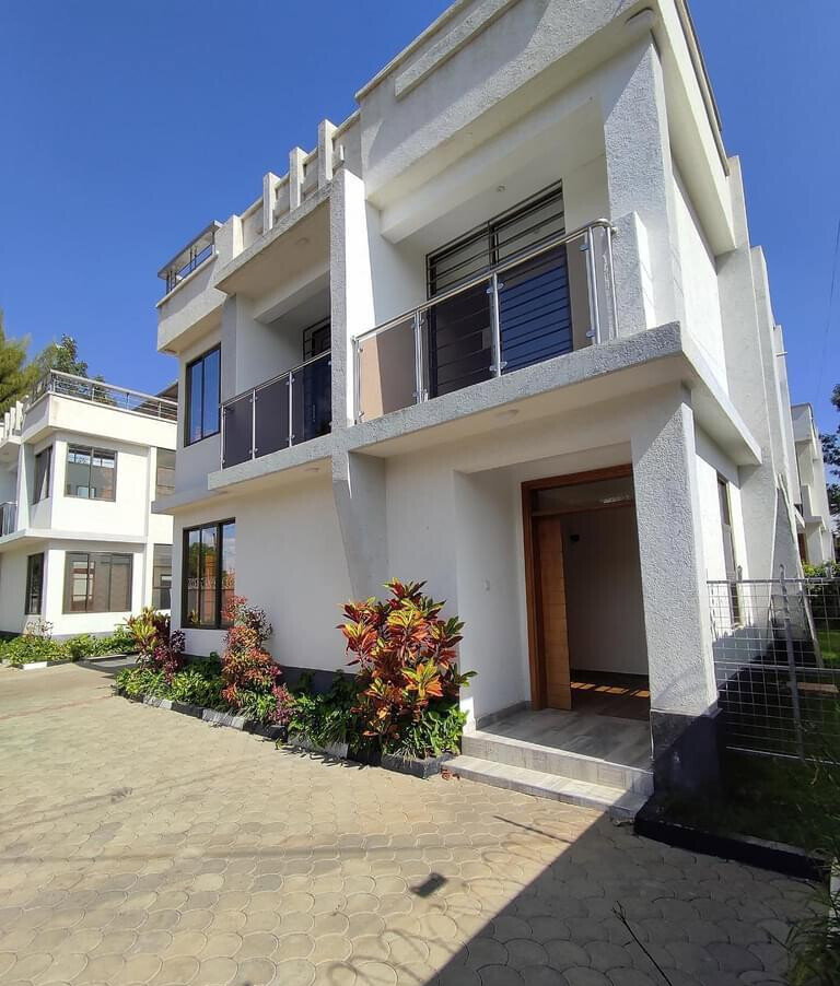 4BR All-Ensuite Townhouse with Rooftop Terrace - Nazarene, Rongai