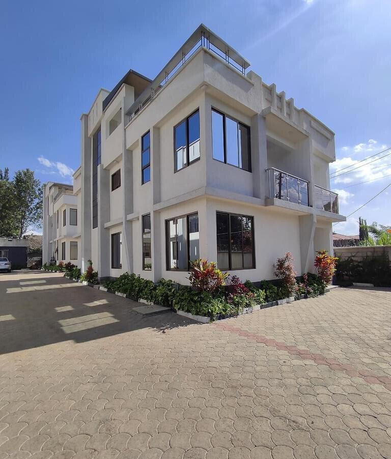 4BR All-Ensuite Townhouse with Rooftop Terrace - Nazarene, Rongai