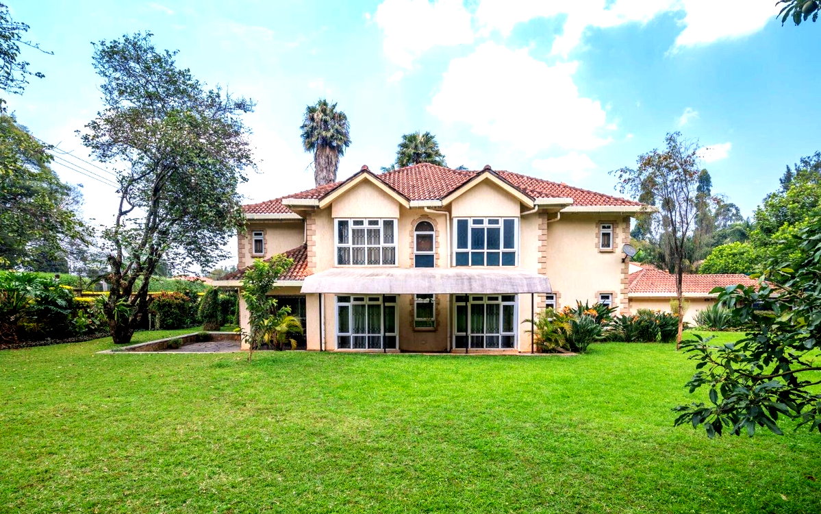5 En-Suite Townhouse with Wooden Floors & Updated Kitchen - Kitisuru