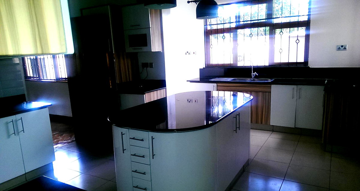 5-Ensuite Townhouse with Jacuzzi & Walk-In Closet - Lavington