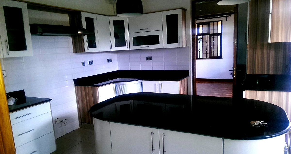 5-Ensuite Townhouse with Jacuzzi & Walk-In Closet - Lavington