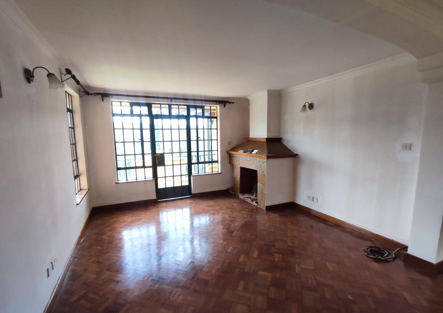50x100 Plot 6BR Townhouse at KSh 350K