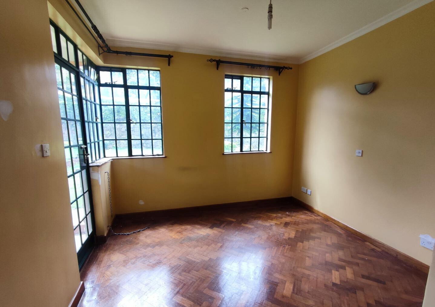 50x100 Plot 6BR Townhouse at KSh 350K