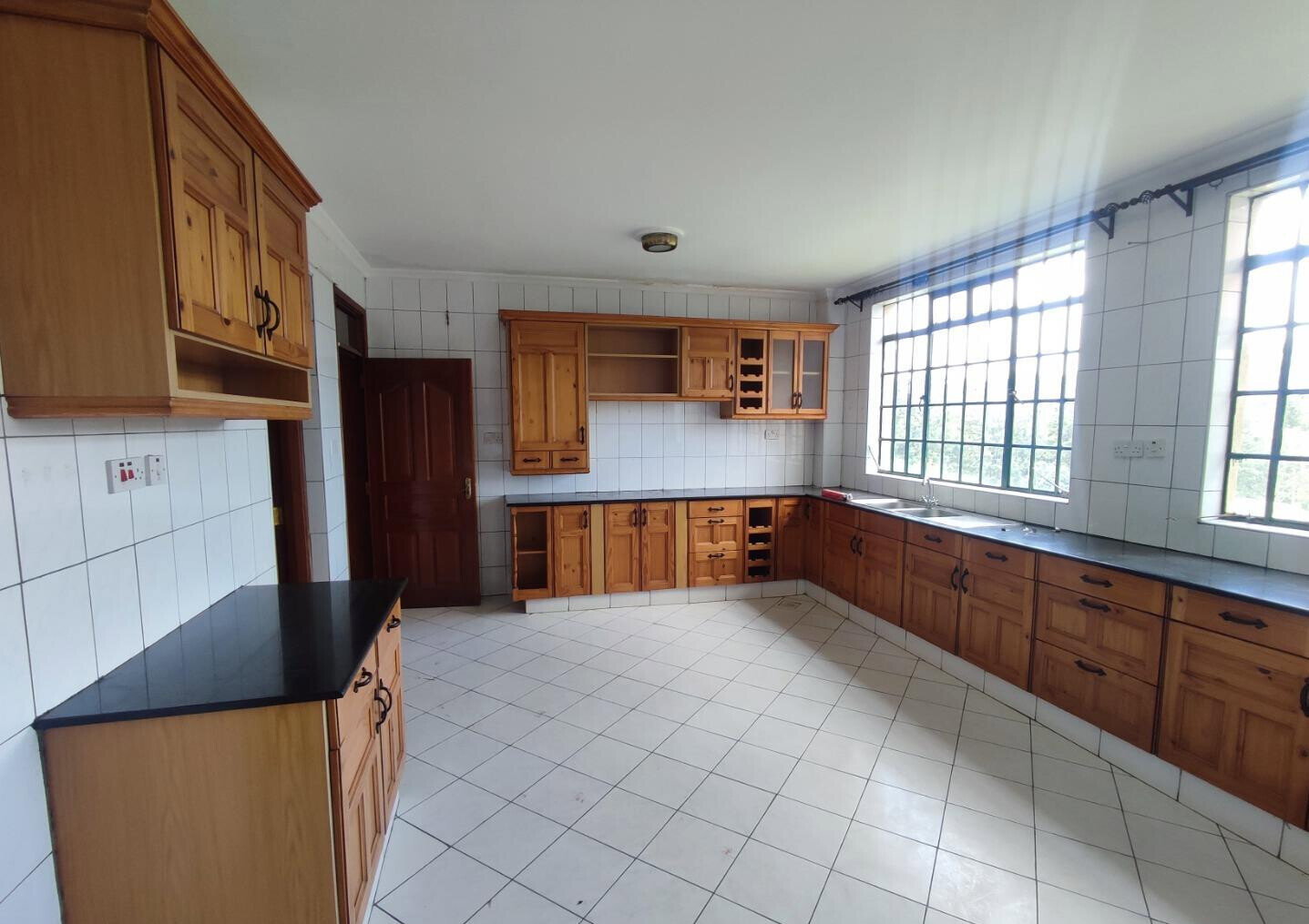 50x100 Plot 6BR Townhouse at KSh 350K