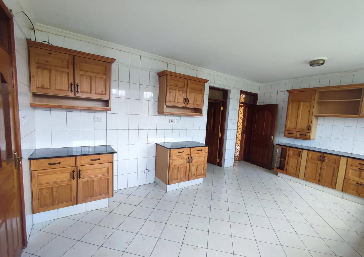 50x100 Plot 6BR Townhouse at KSh 350K