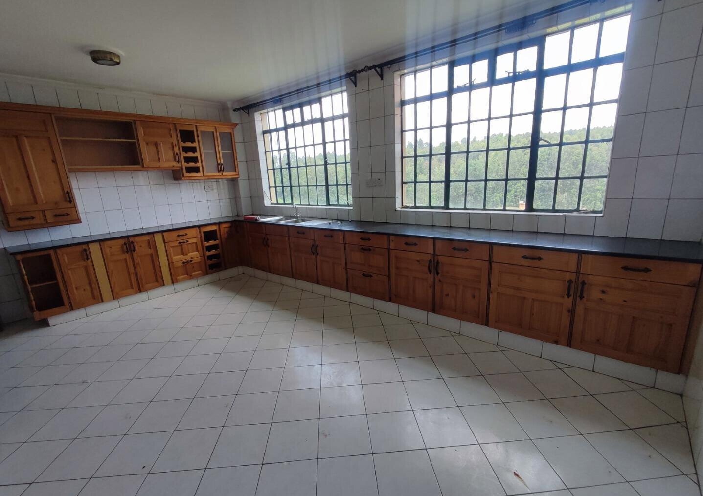 50x100 Plot 6BR Townhouse at KSh 350K