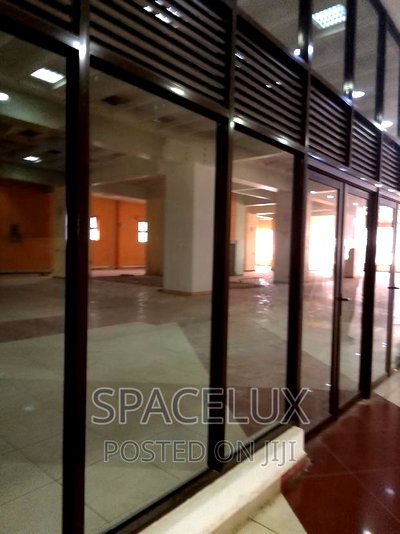 10000sqft Modern Office - Image 1