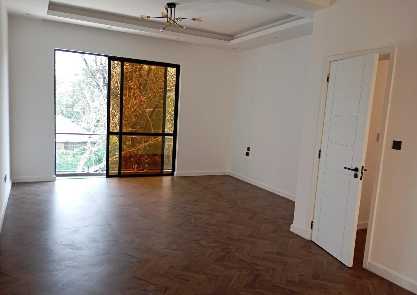 5-Ensuite Townhouse with Rooftop Terrace & Solar - Lavington