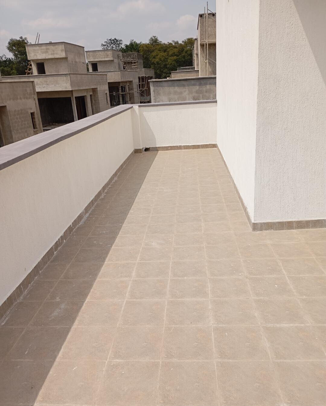 5-Ensuite Townhouse with Rooftop Terrace & Solar - Lavington