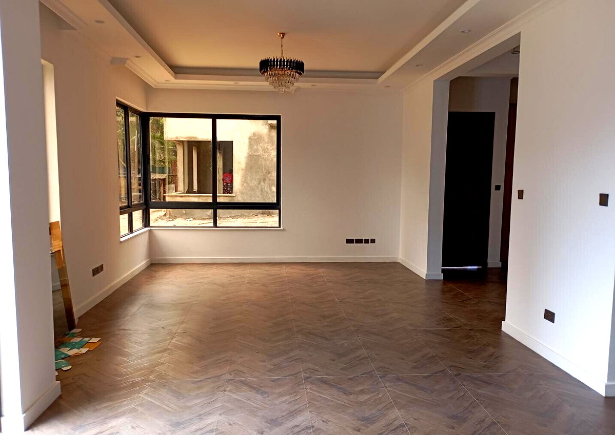 5-Ensuite Townhouse with Rooftop Terrace & Solar - Lavington