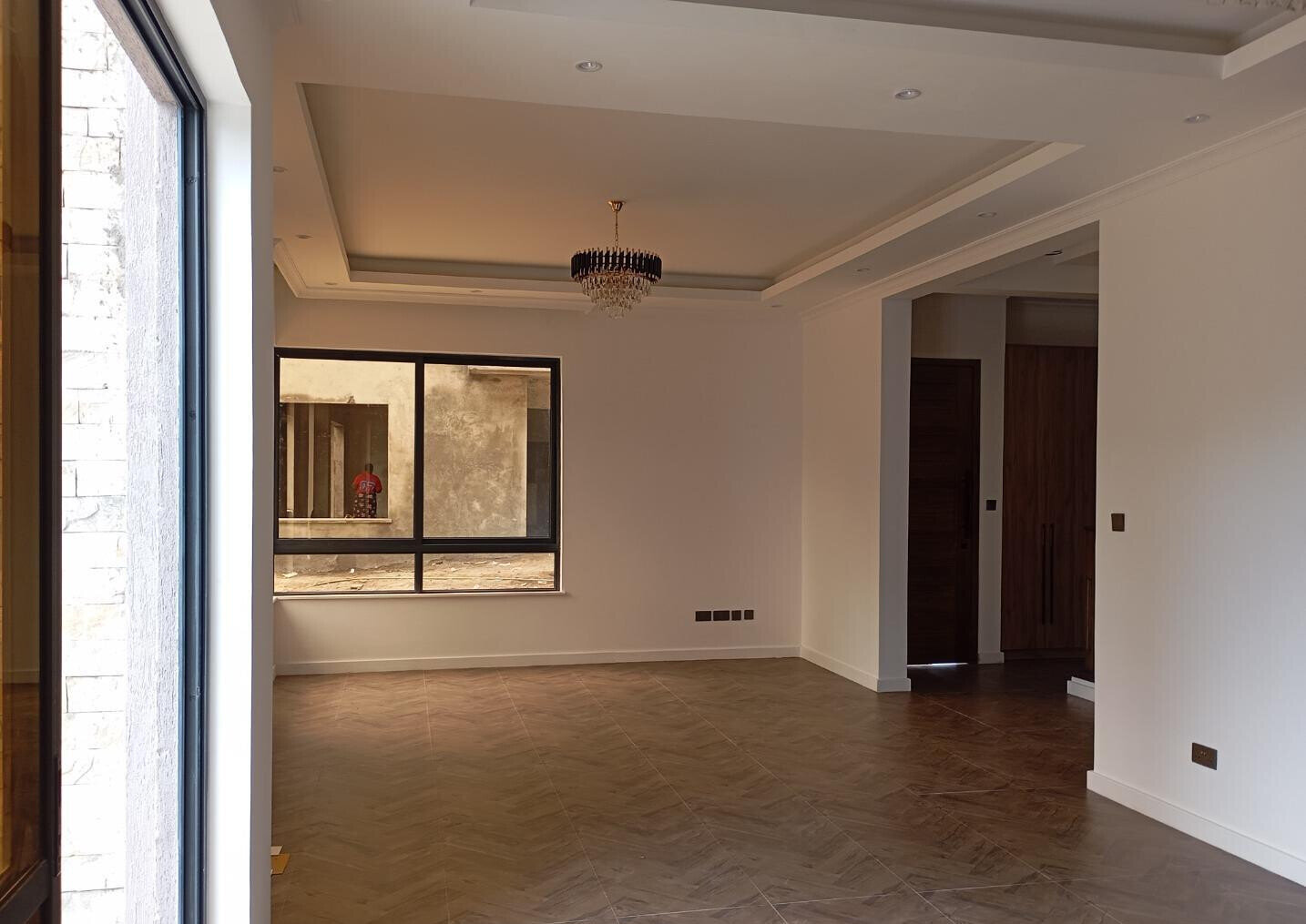 5-Ensuite Townhouse with Rooftop Terrace & Solar - Lavington