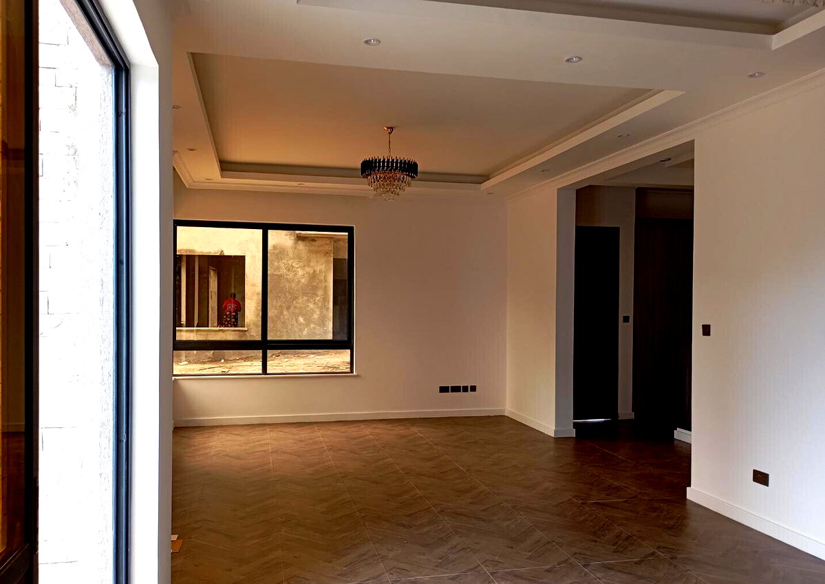 5-Ensuite Townhouse with Rooftop Terrace & Solar - Lavington
