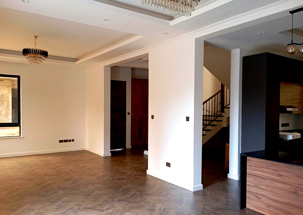 5-Ensuite Townhouse with Rooftop Terrace & Solar - Lavington