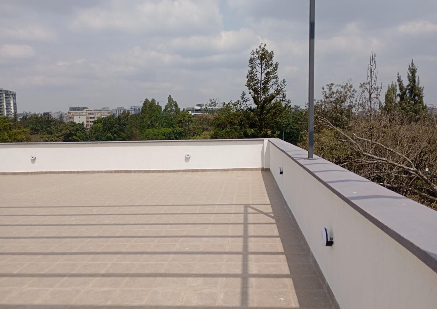 5-Ensuite Townhouse with Rooftop Terrace & Solar - Lavington