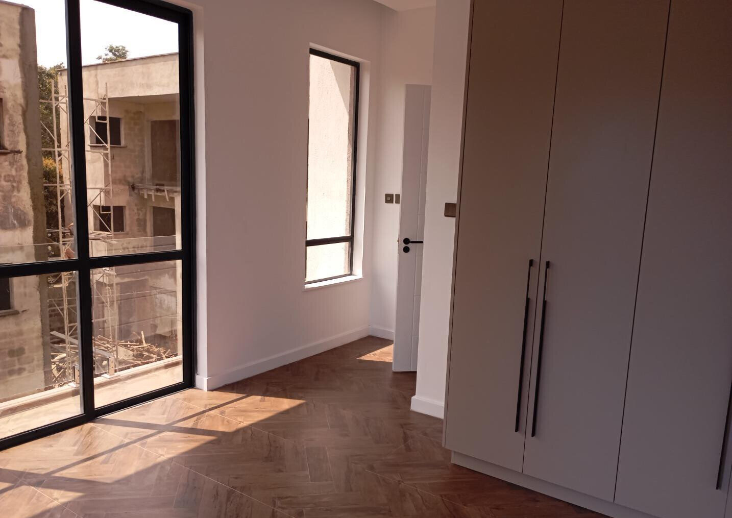 5-Ensuite Townhouse with Rooftop Terrace & Solar - Lavington