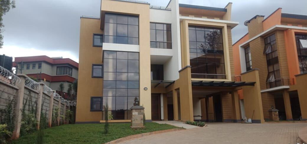 5-Ensuite Townhouse with Study & DSQ in Exclusive 3-Unit Compound - Lavington