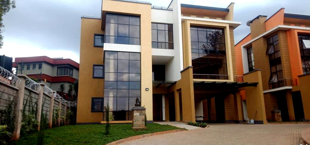 5-Ensuite Townhouse with Study & DSQ in Exclusive 3-Unit Compound - Lavington