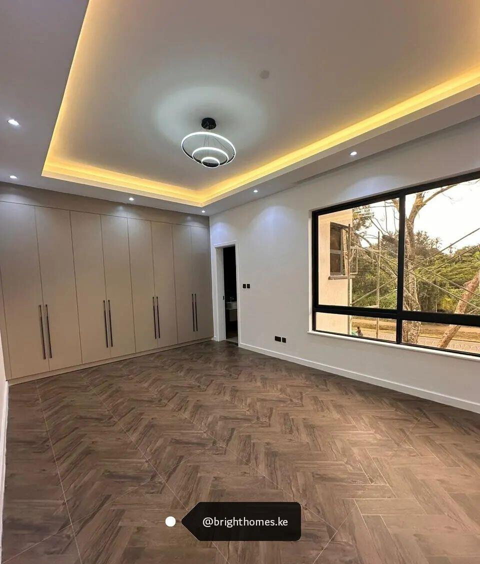Newly Built 4-Ensuite Townhouse with Generator & Solar - Lavington
