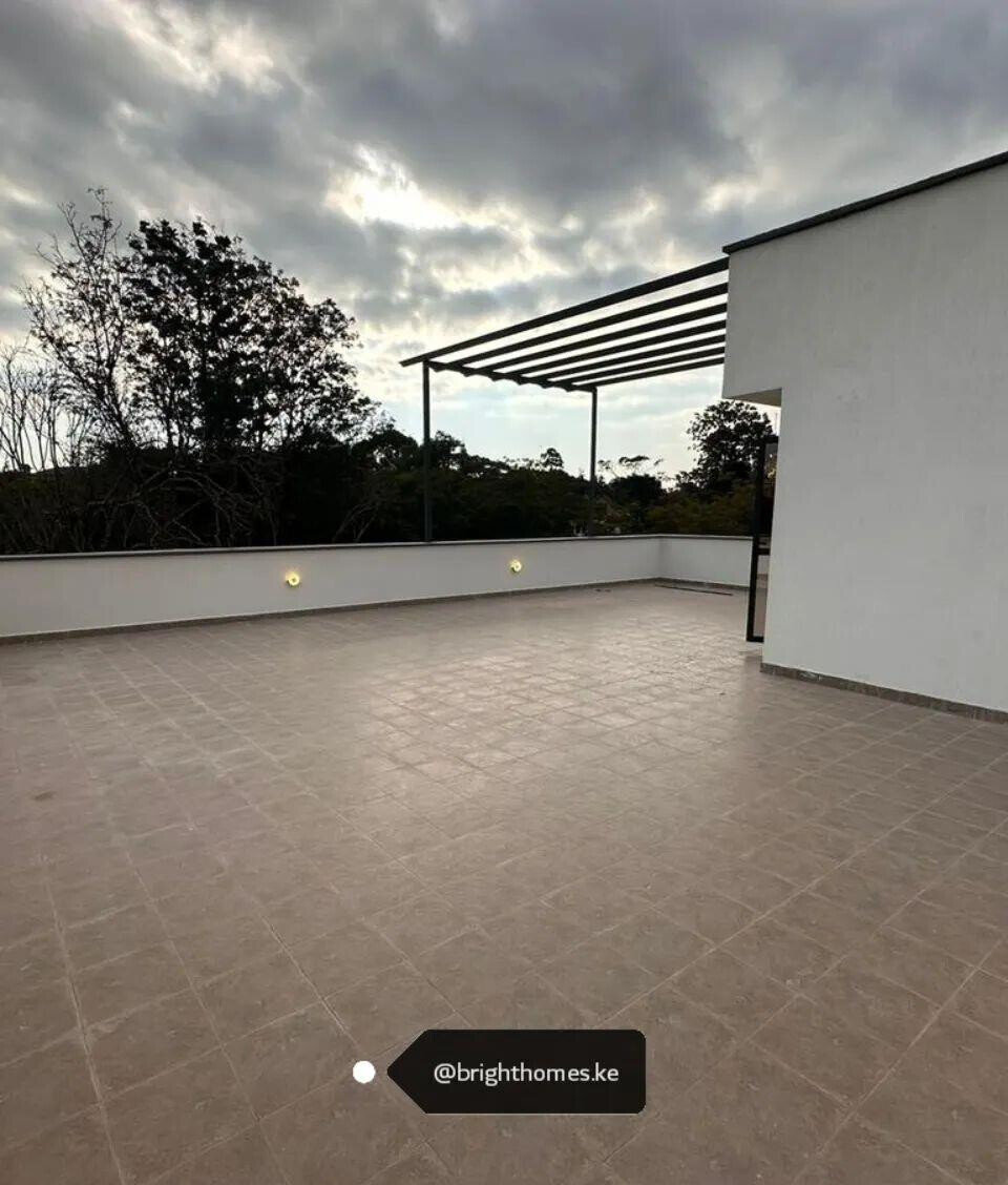 Newly Built 4-Ensuite Townhouse with Generator & Solar - Lavington