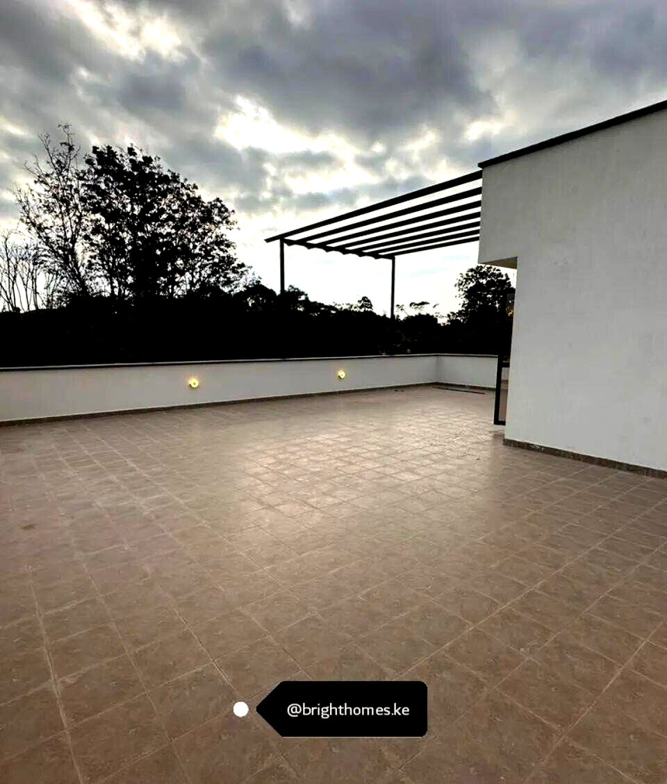 Newly Built 4-Ensuite Townhouse with Generator & Solar - Lavington