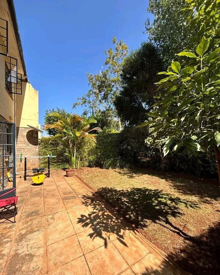 4BR Townhouse with Sunken Living Room & DSQ - Loresho