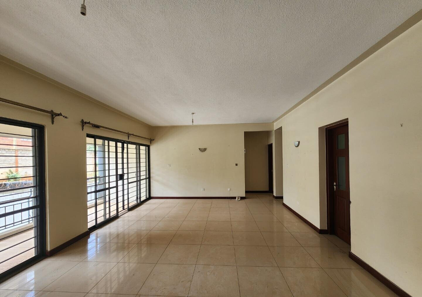 3BR En-Suite with Private Balcony & Garden - Mvuli Road, Westlands