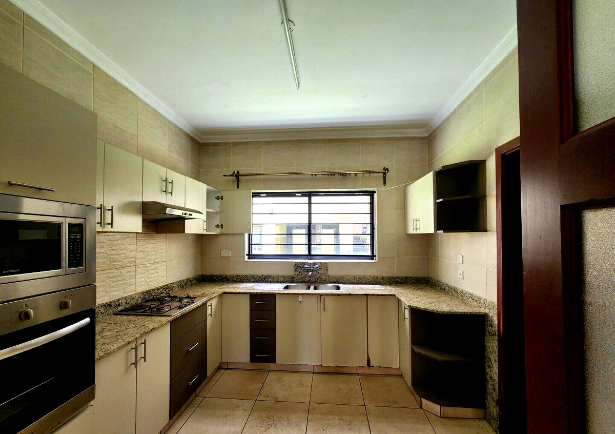 3BR En-Suite with Private Balcony & Garden - Mvuli Road, Westlands