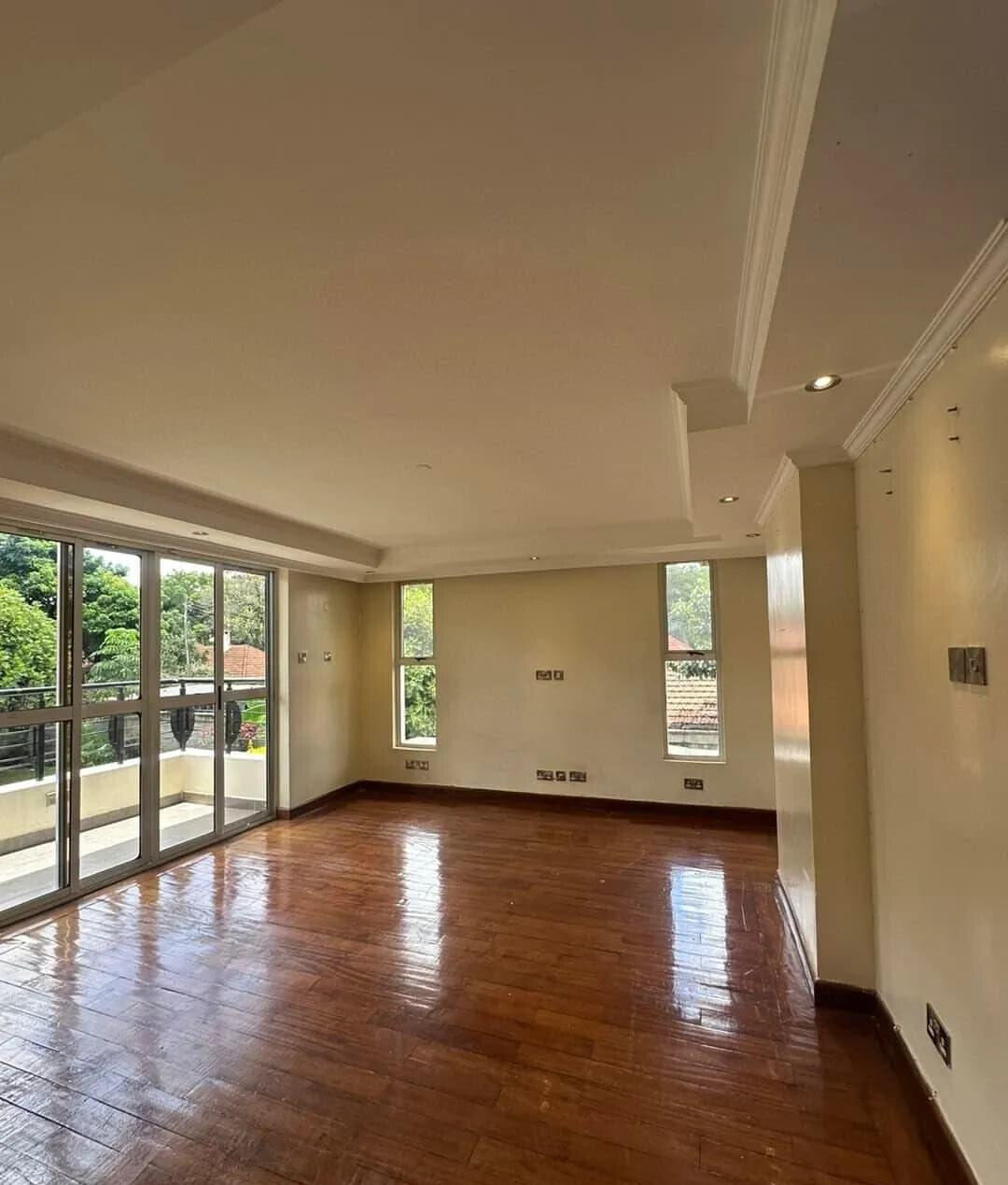 3-Level 5-Ensuite Townhouse with Private Garden - Lavington