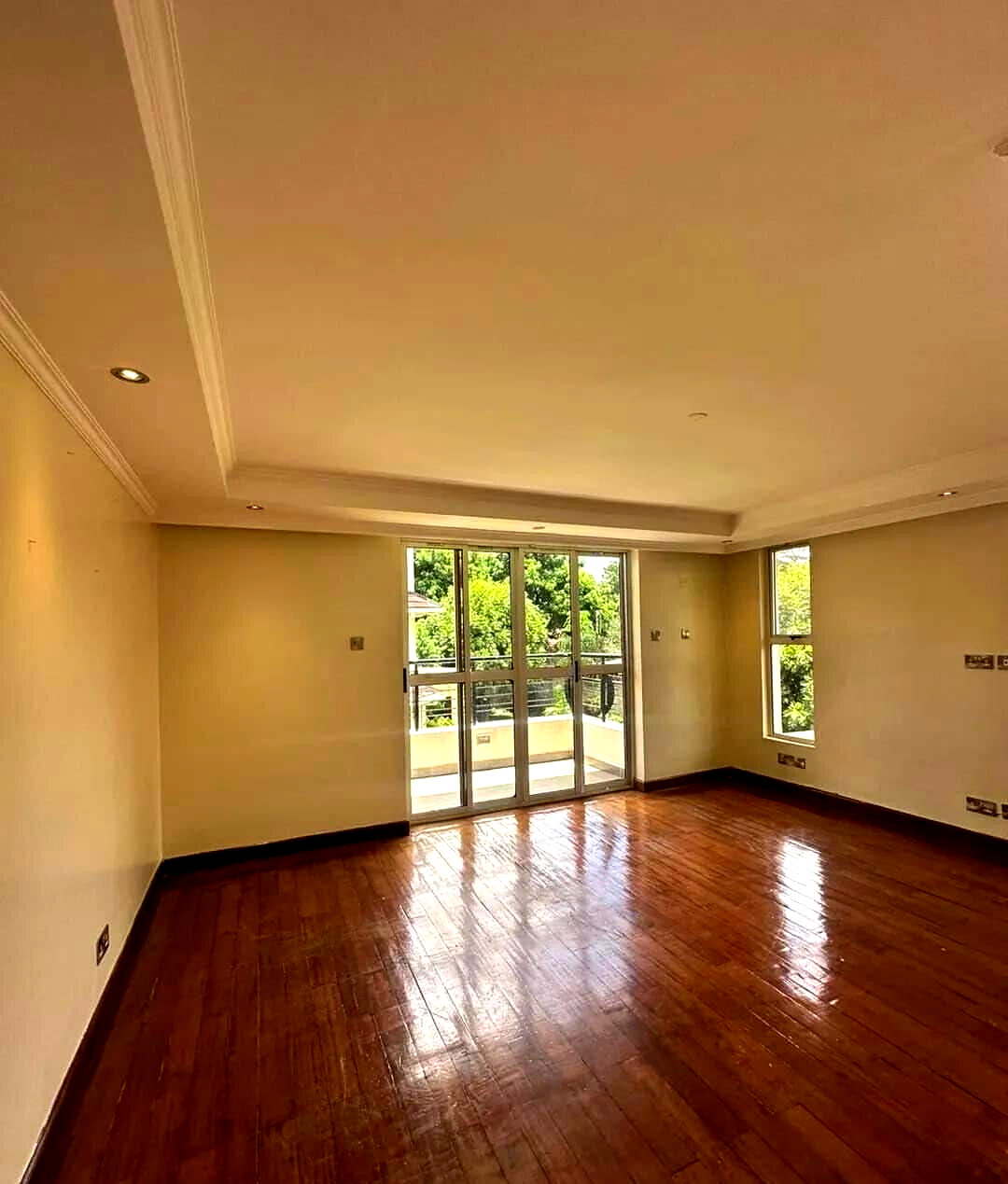 3-Level 5-Ensuite Townhouse with Private Garden - Lavington