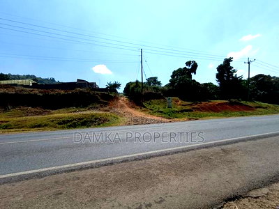 1/4 Plot for Sale Fronting Tarmac at Lanet Githioro - Image 2