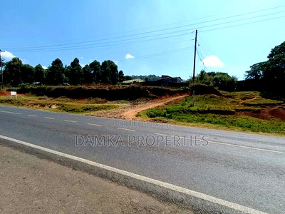 1/4 Plot for Sale Fronting Tarmac at Lanet Githioro - Image 1
