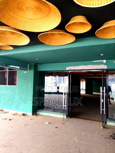 Large Capacity Stragic Restaurant 6223 SQFT - Image 4